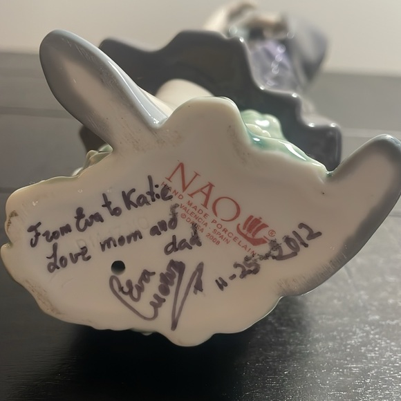 2008 Lladro NAO Porcelain Graduation girl figurine. - Picture 4 of 4